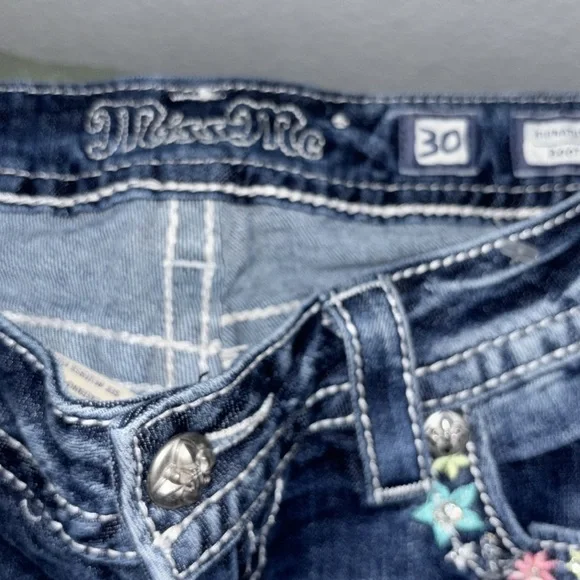 EUC excellent MissMe sz 30 jeans color:med 270 inseam 32 Style NO:JV83018V - Picture 2 of 13
